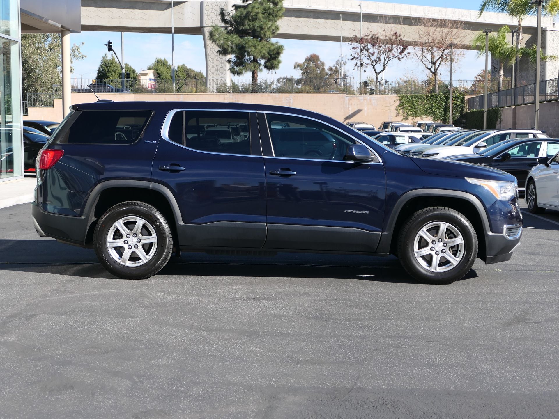 2017 GMC Acadia SLE-1