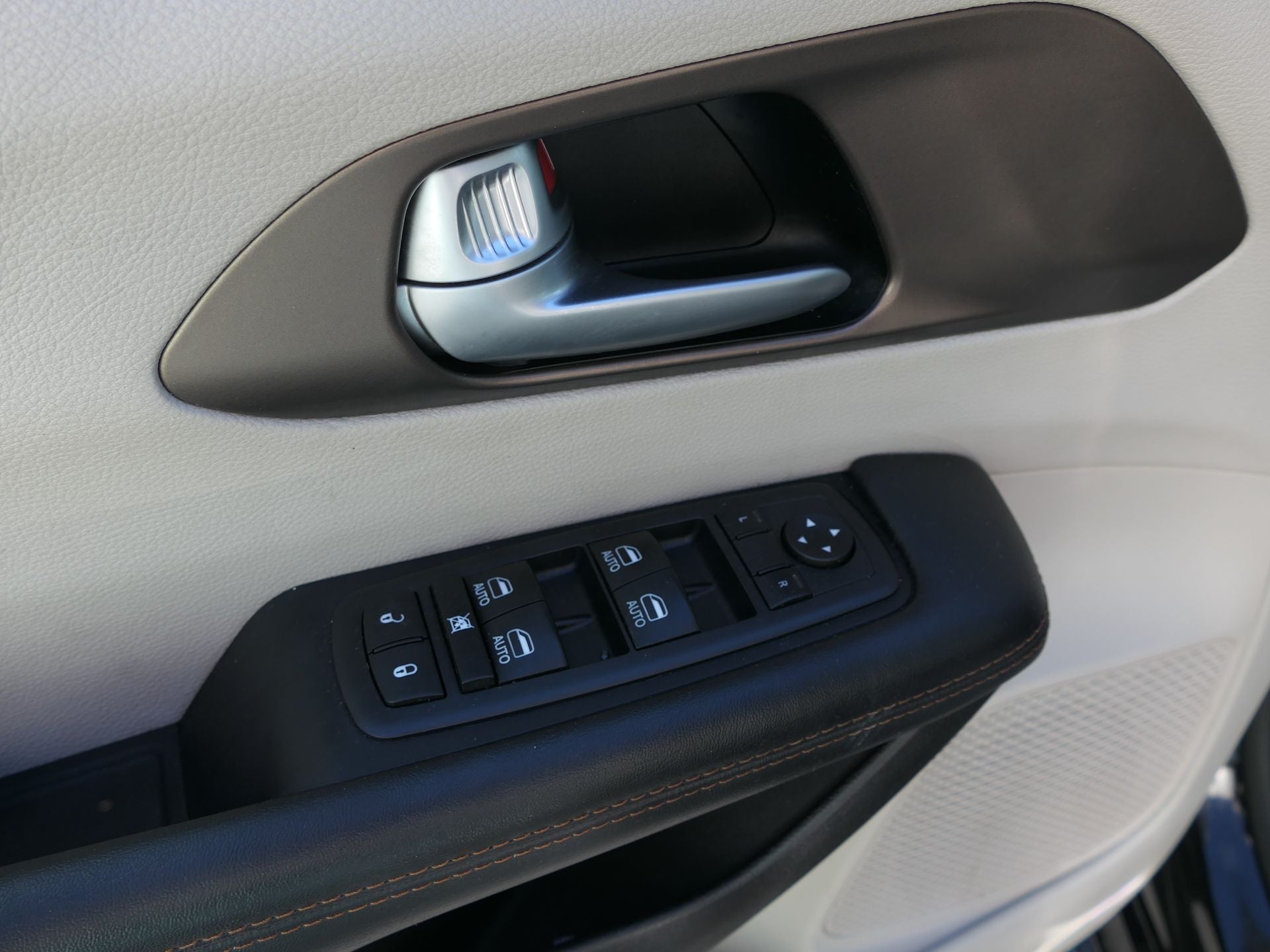 2017 Chrysler Pacifica Touring L Plus