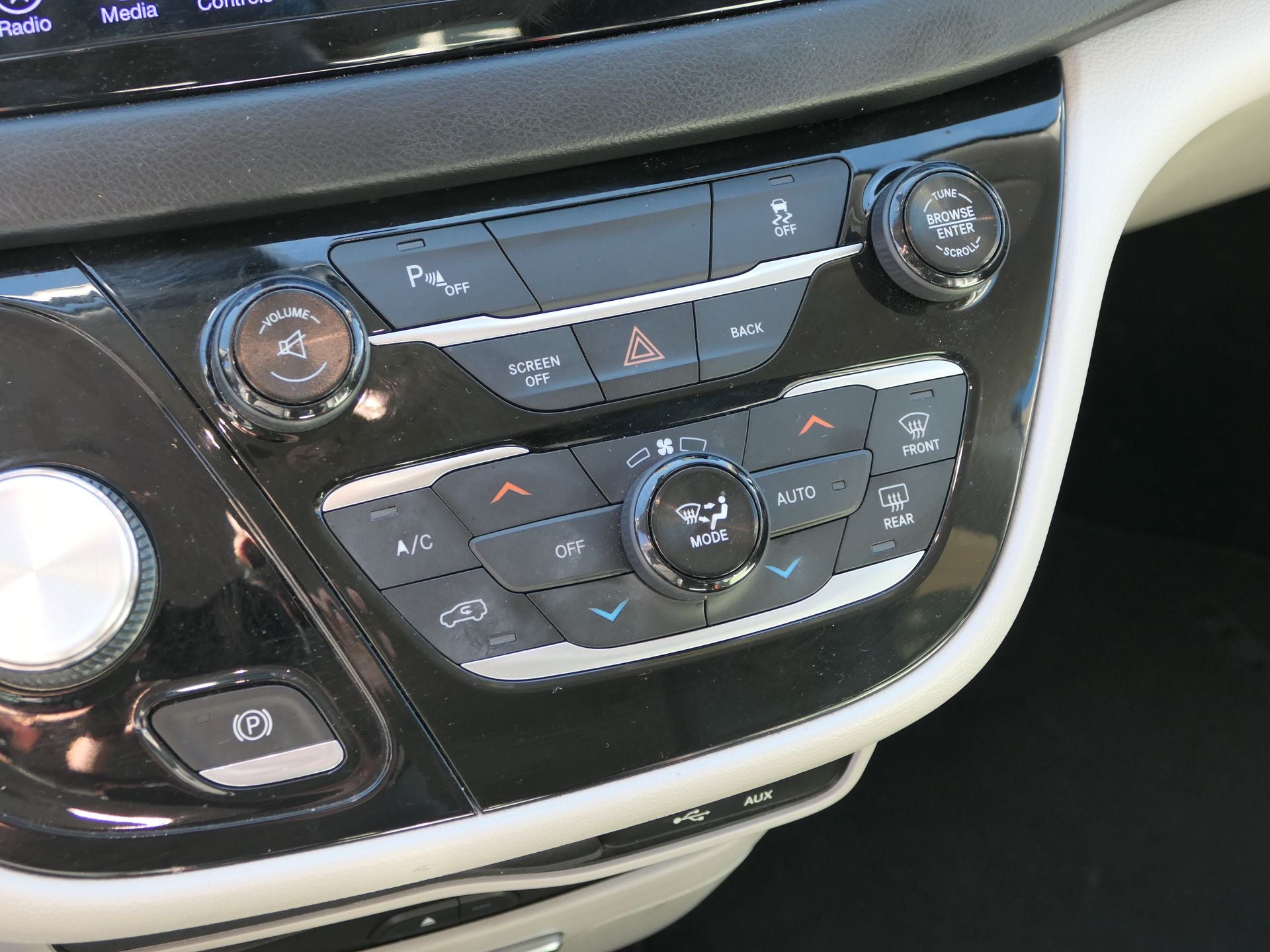 2017 Chrysler Pacifica Touring L Plus