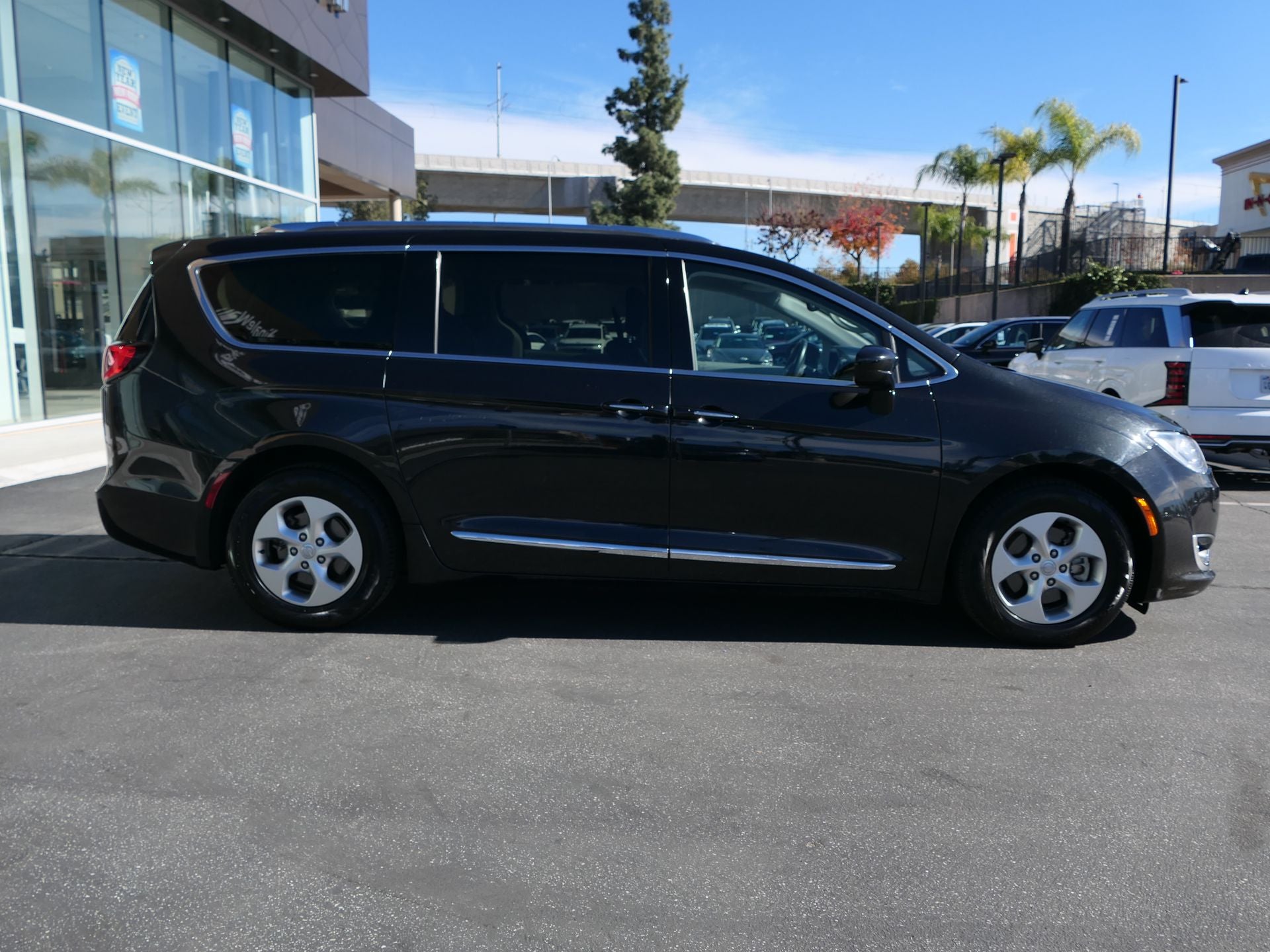2017 Chrysler Pacifica Touring L Plus
