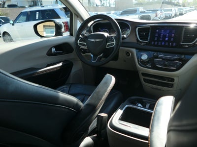 2017 Chrysler Pacifica Touring L Plus