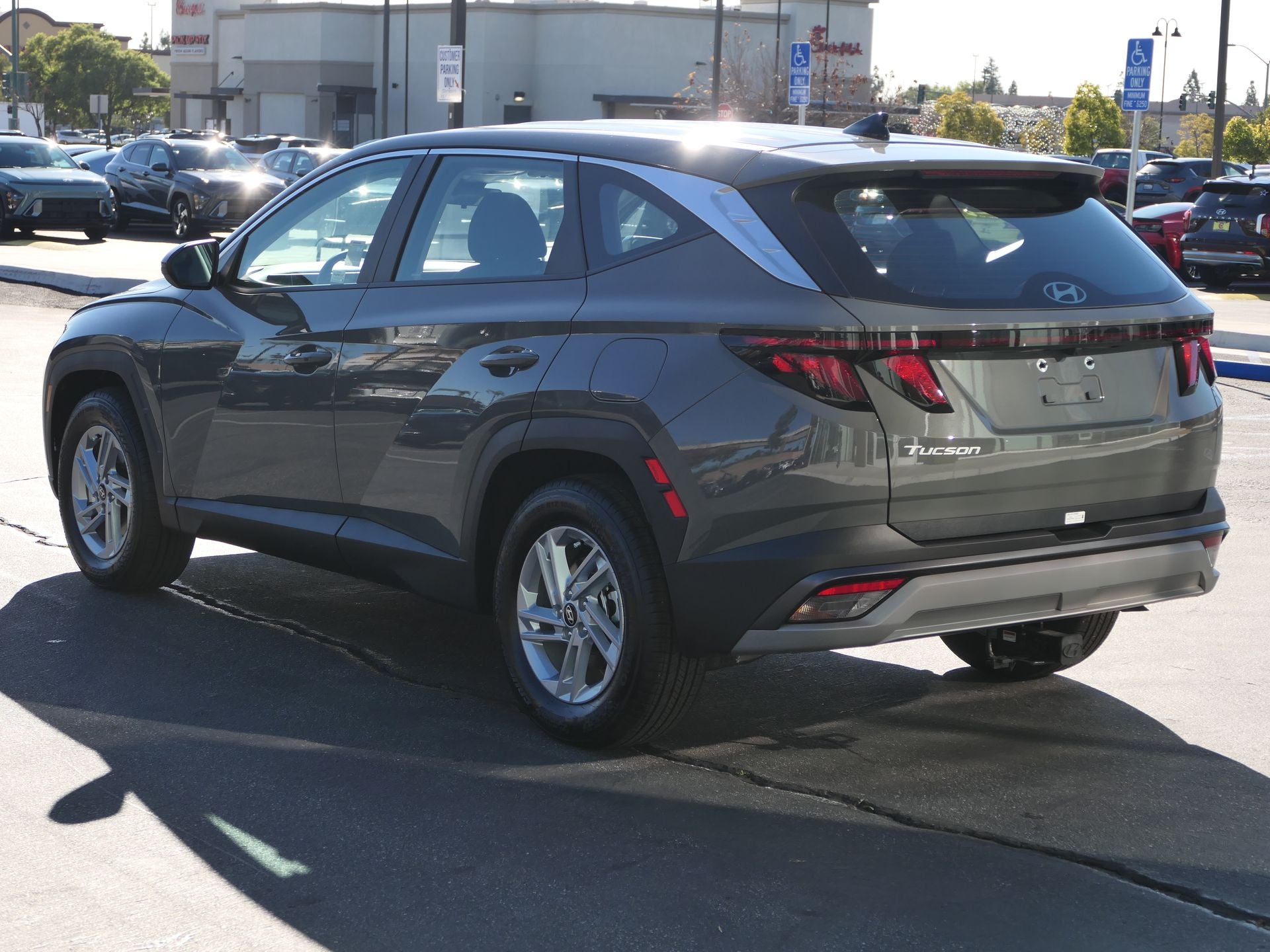 2026 Hyundai TUCSON SE