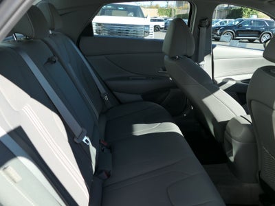 2024 Hyundai ELANTRA SEL