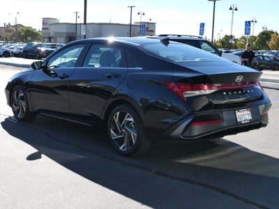 2024 Hyundai ELANTRA SEL